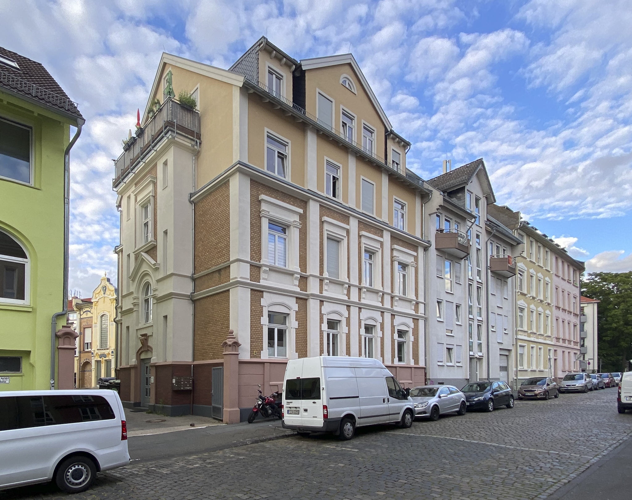 Bild 1: Denkmalgeschütztes Stadthaus in der Erbacherstraße 4, Darmstadt
