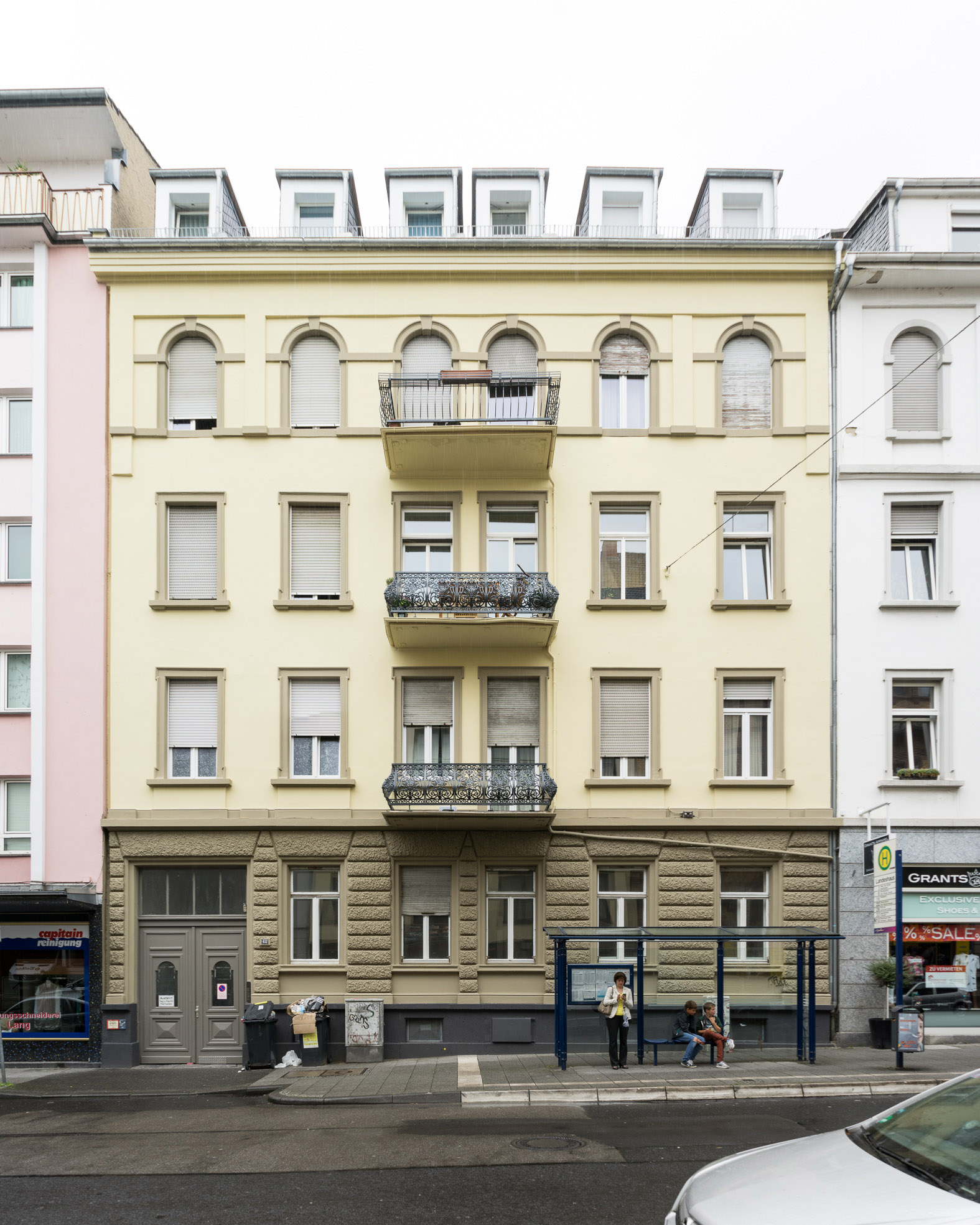 Bild 1: Energieeffiziente Sanierung: Stadthaus in Wiesbaden, Moritzstraße 68