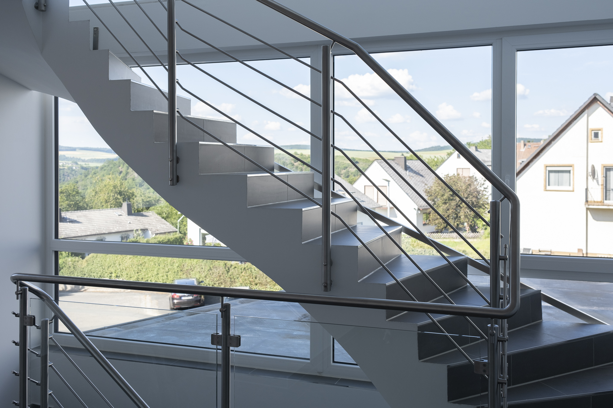 Bild 3: Blick auf Treppe in Ferienwohnung