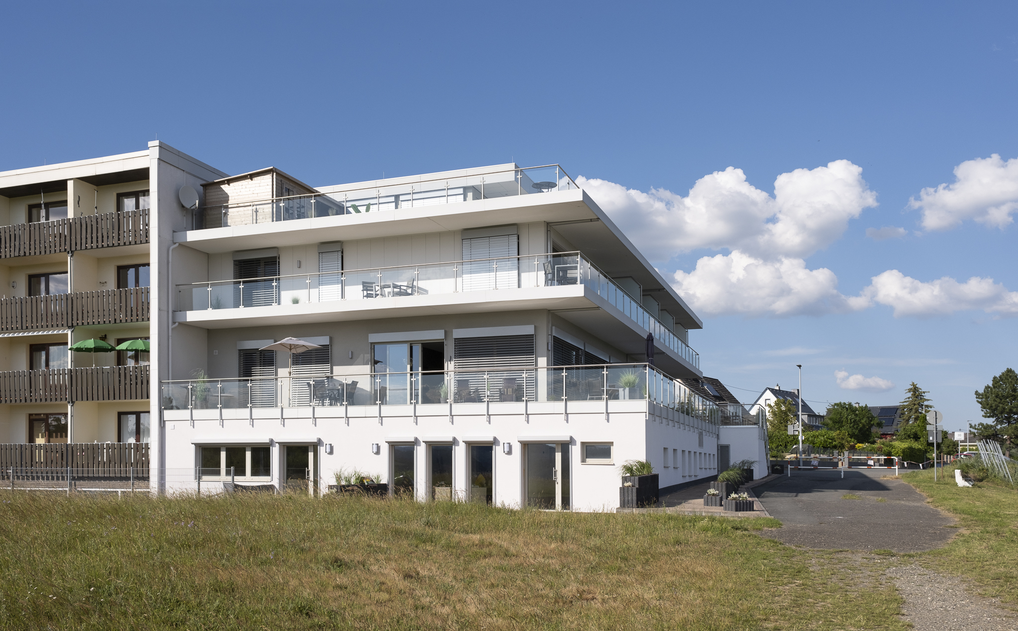Bild 9: Blick auf Patersberg Ferienwohnung mit Balkonen