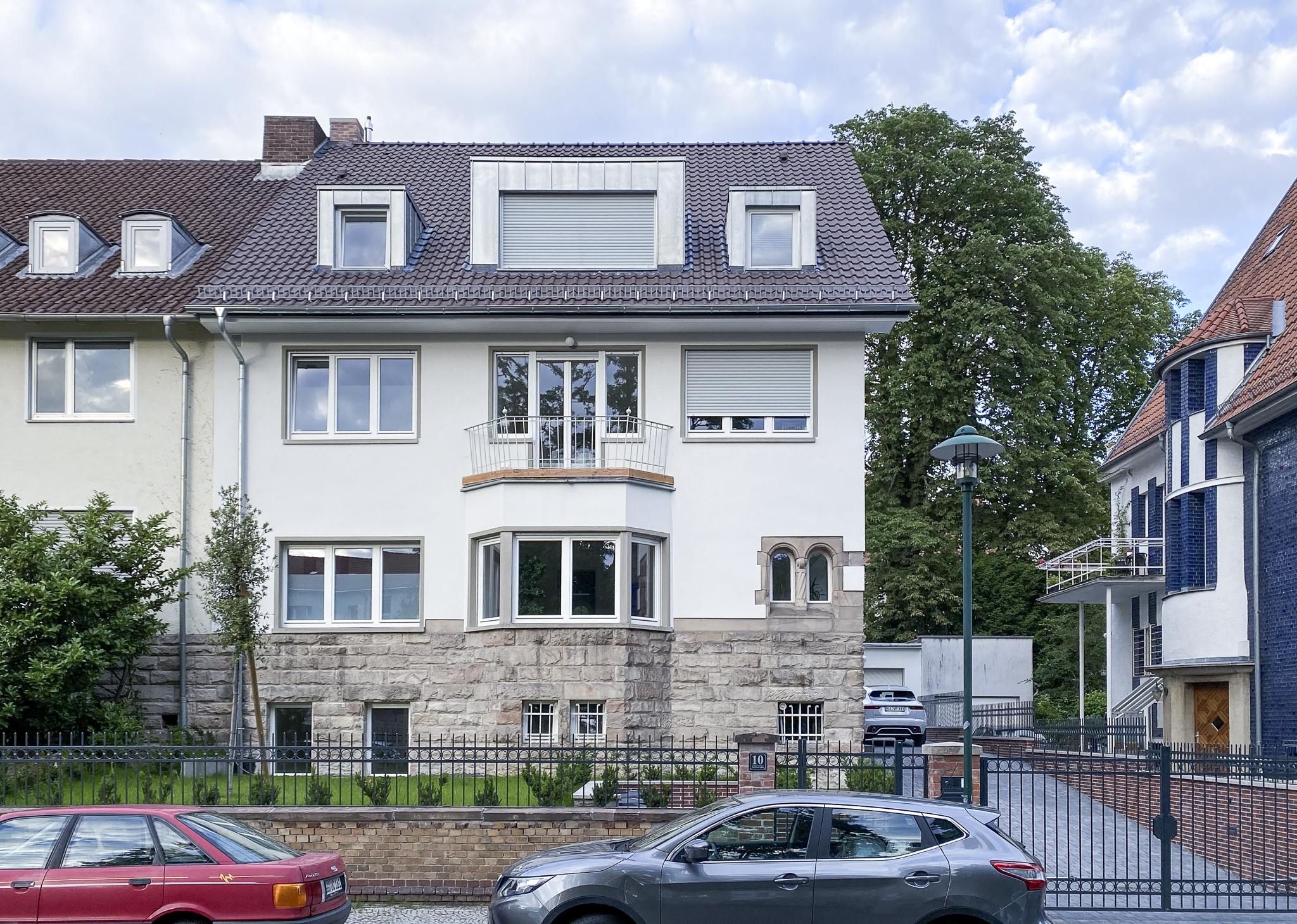 Bild von denkmalgeschützten Villa - vorne