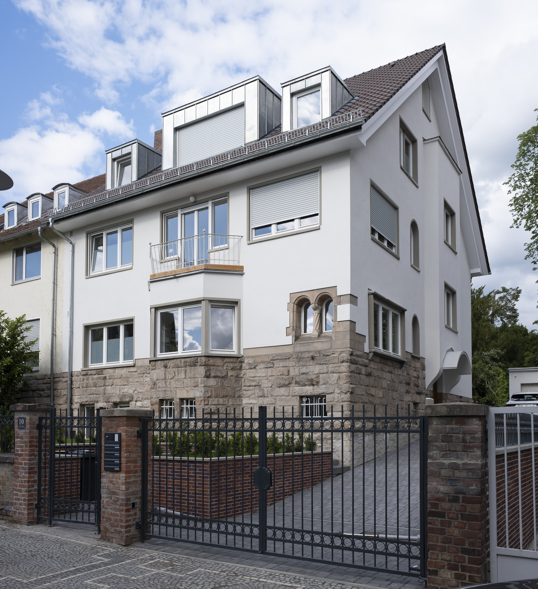 Weiteres Bild von denkmalgeschützten Villa - vorne