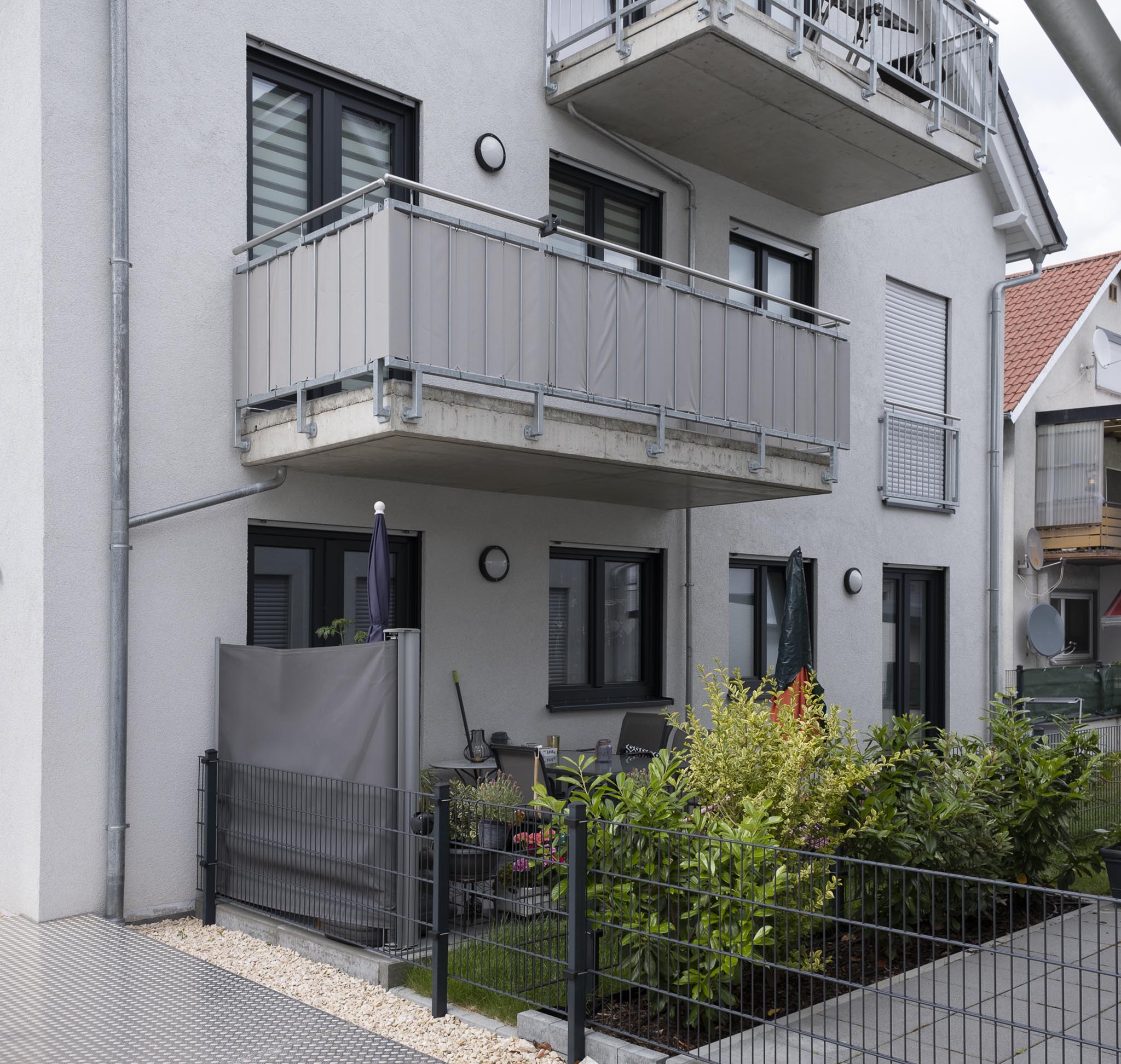 Bild 2: Hinteransicht des altersgerechten Mehrfamilienhauses