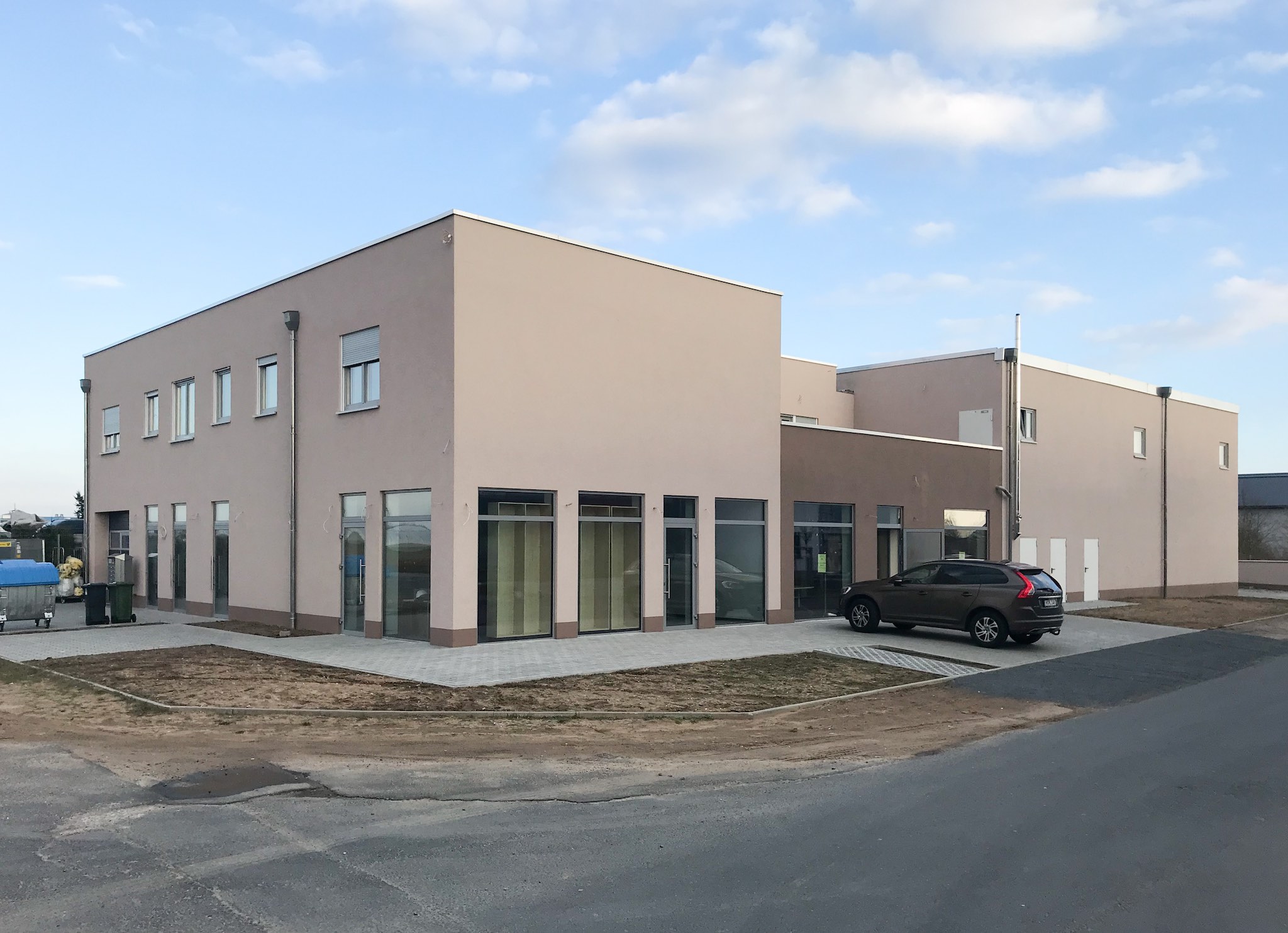 Bild 5: Weitere Außenansicht Wohn- und Geschäftshaus in der Zusestraße 11, Griesheim